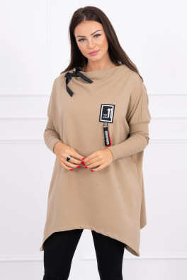 Bluza oversize z asymetrycznymi bokami w kolorze camel