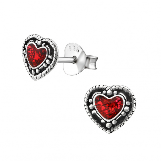 Srebrne naušnice dugmad u vintage stilu - srca s crvenim kristalom 