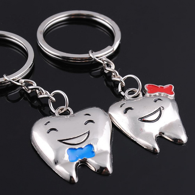 Privjesak za ključeve za dvoje - zubići
